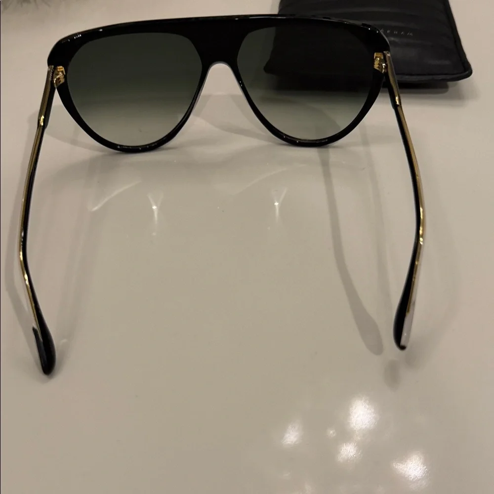 Victoria Beckham Black Gradient Sunglasses - Picture 4 of 4